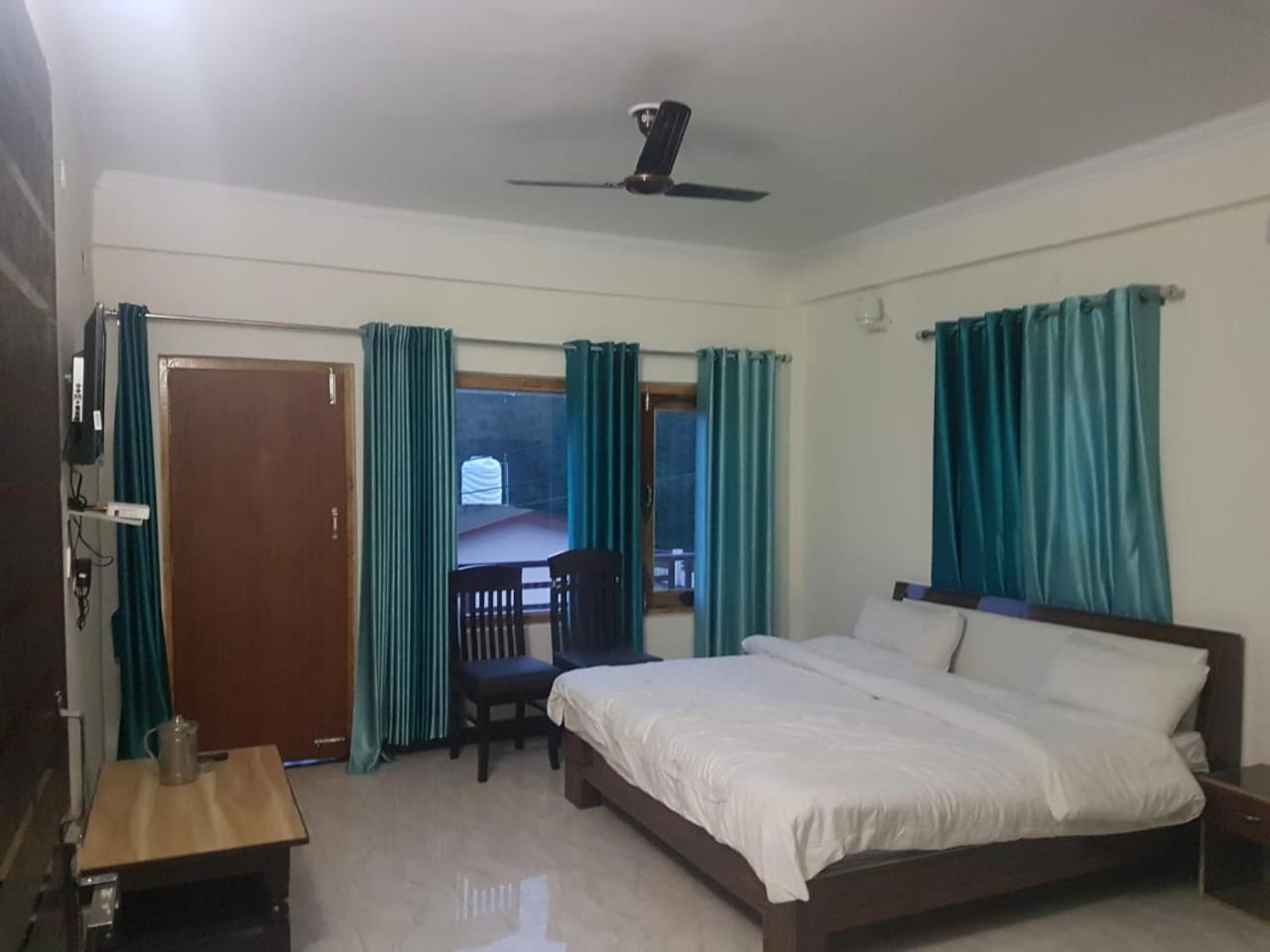 Oyo 23298 Hotel Uttaranchal Inn Nainital Zewnętrze zdjęcie