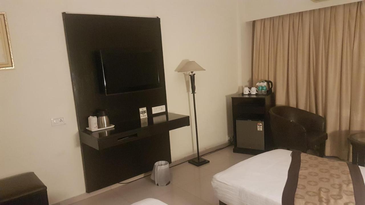 Oyo 23298 Hotel Uttaranchal Inn Nainital Zewnętrze zdjęcie